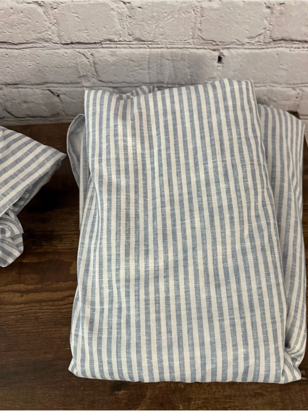 King Polyester Sheet Set - 2 Pillow Cases, Fitted Sheet, Top Sheet Blue and Whit